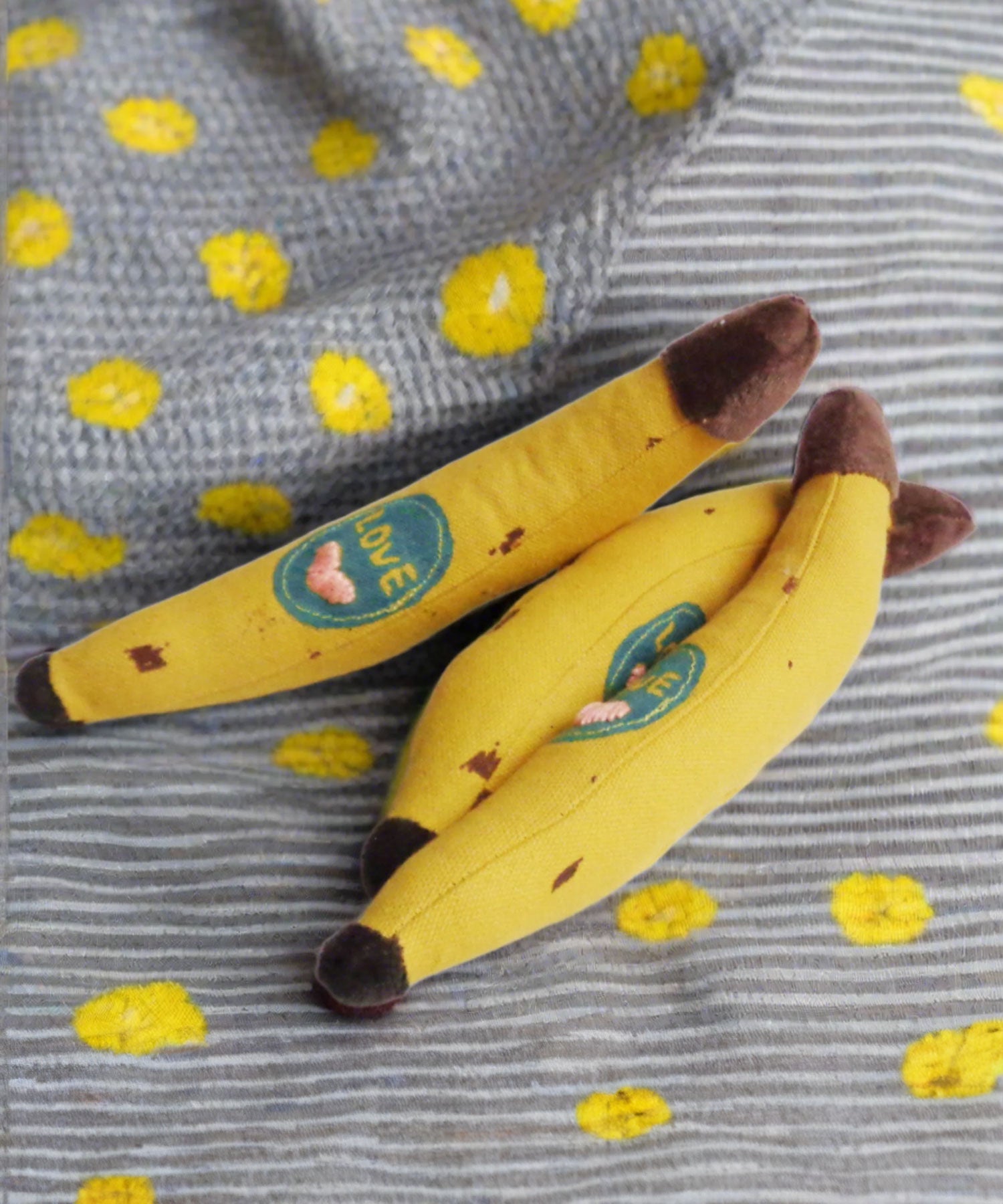 Banana "Love" – Play Food Fabric Toy – 1 Piece Normadot